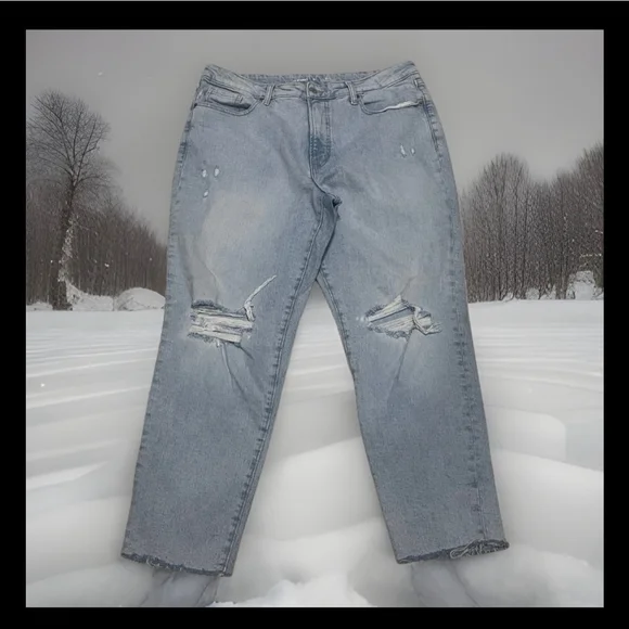 Women's Old Navy Light Blue Distressed Straight Leg Jeans Size 16 - Picture 1 of 6